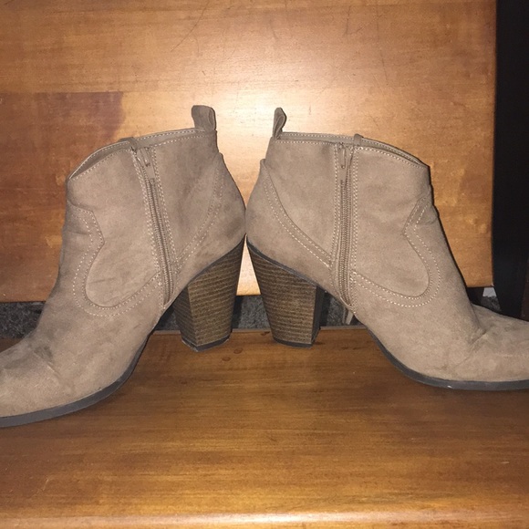 Fringe Booties - Picture 4 of 6